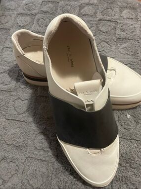 rag & bone White and Black Slip-On Joggers. Size 8